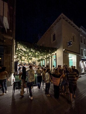 Bar (en el alojamiento)