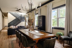 Unclassified image, 3 of 45, button