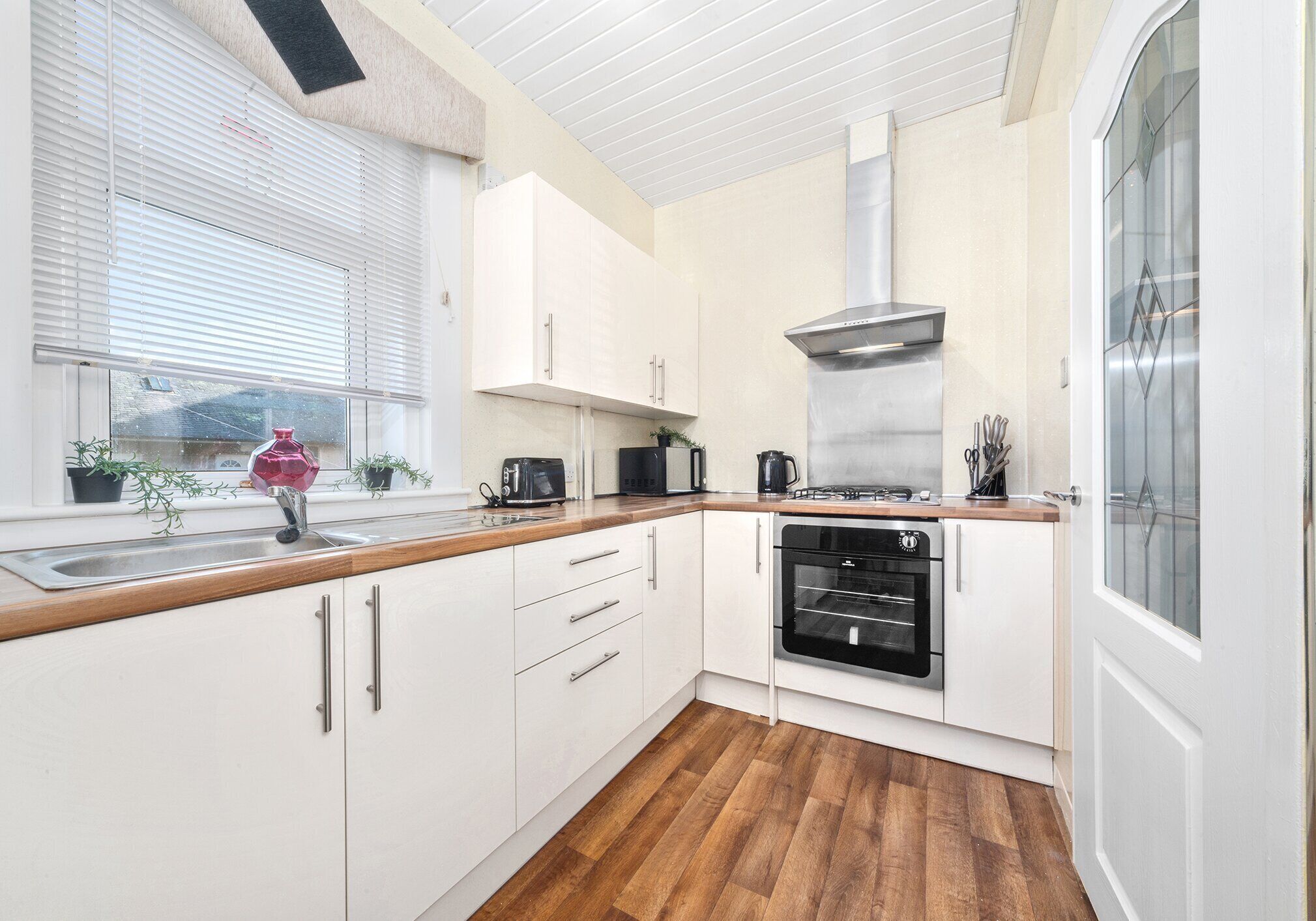 Refrigerador, microondas, horno y tostadora 