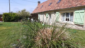 A house with a red-tiled roof, stone walls, and green shutters. - "La Beuvrequentoise 2" just a stone's throw from Boulogne sur mer with NAUSICCA, Wissant  (Beuvrequen)