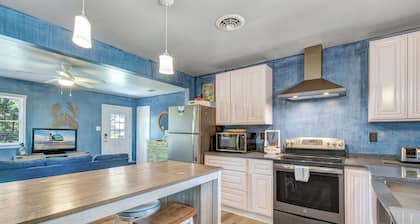 Happy Hideaway on Chincoteague - Closest community to the Beach!