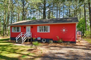 Exterior - Happy Hideaway by Seaside Vacations & Sales (Chincoteague Island)