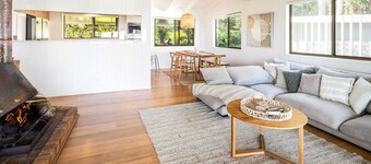 Montville Retreat With Hinterland & Coastal Views