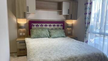 2 多间卧室、熨斗/熨衣板、旅行婴儿床、WiFi