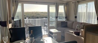 Oceanfront Chalet w/ Stunning Bay Views in Pevensey