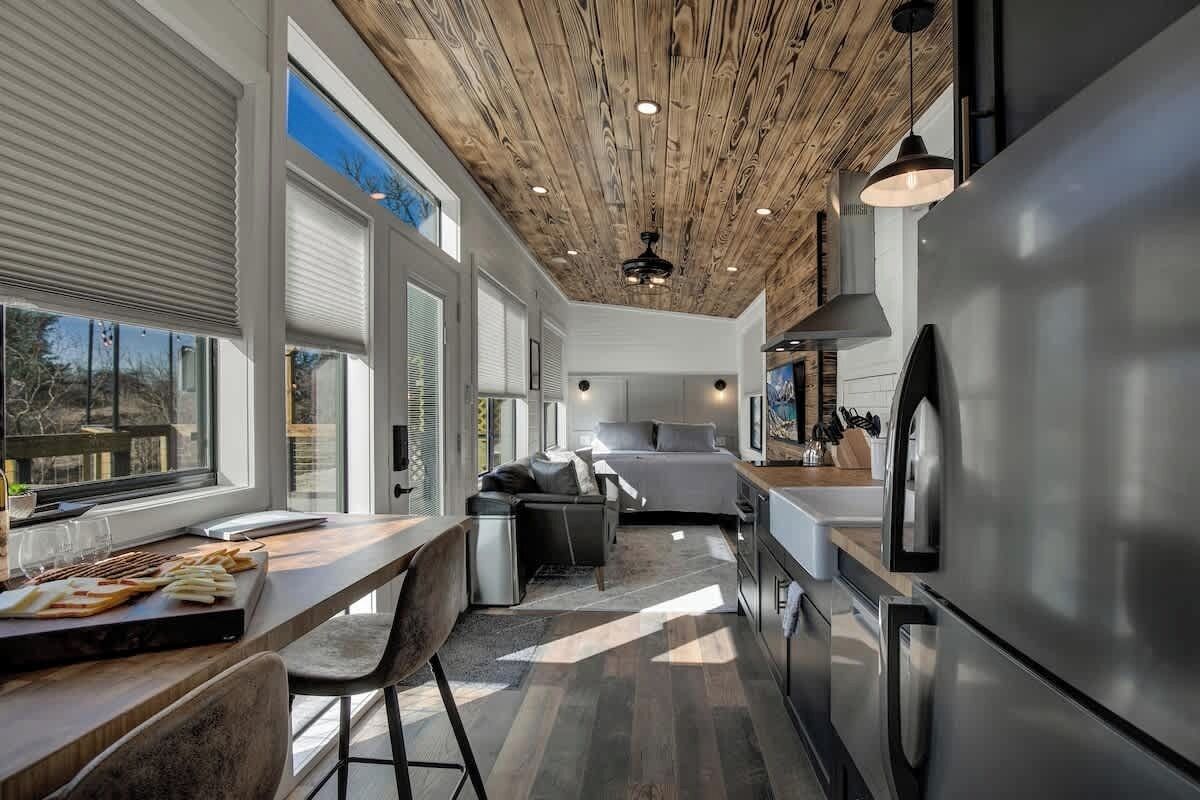 ثلاجة، ميكروويف، فرن، موقد طهي مسطح