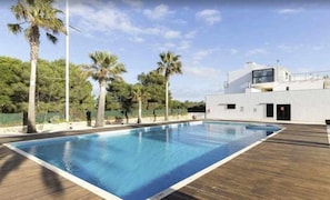 Pool - wonderful apt. design 1 minute from the beach (Santandria (Platja))