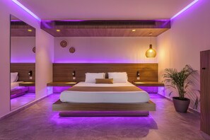 Deluxe Double Pool View | 1 bedroom, in-room safe, desk, soundproofing