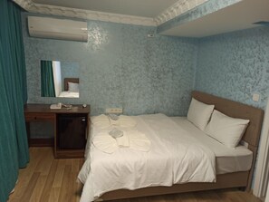 In-room safe, soundproofing, iron/ironing board, free WiFi - BLUE SAİL HOTEL (Istanbul)