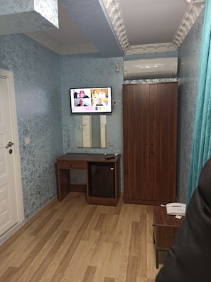 Standard Triple Room | In-room safe, soundproofing, iron/ironing board, free WiFi - BLUE SAİL HOTEL (Istanbul)