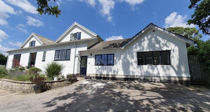 Cosy 2-bed Property in Ashburton, Dartmoor