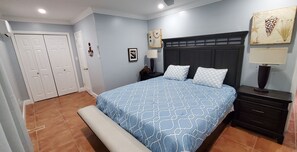 2 soverom, safe på rommet, strykejern/-brett og wi-fi (inkludert)