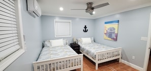 2 bedrooms, in-room safe, iron/ironing board, free WiFi