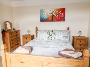 Casa de campo | 4 dormitorios, decoración individual, mobiliario individual