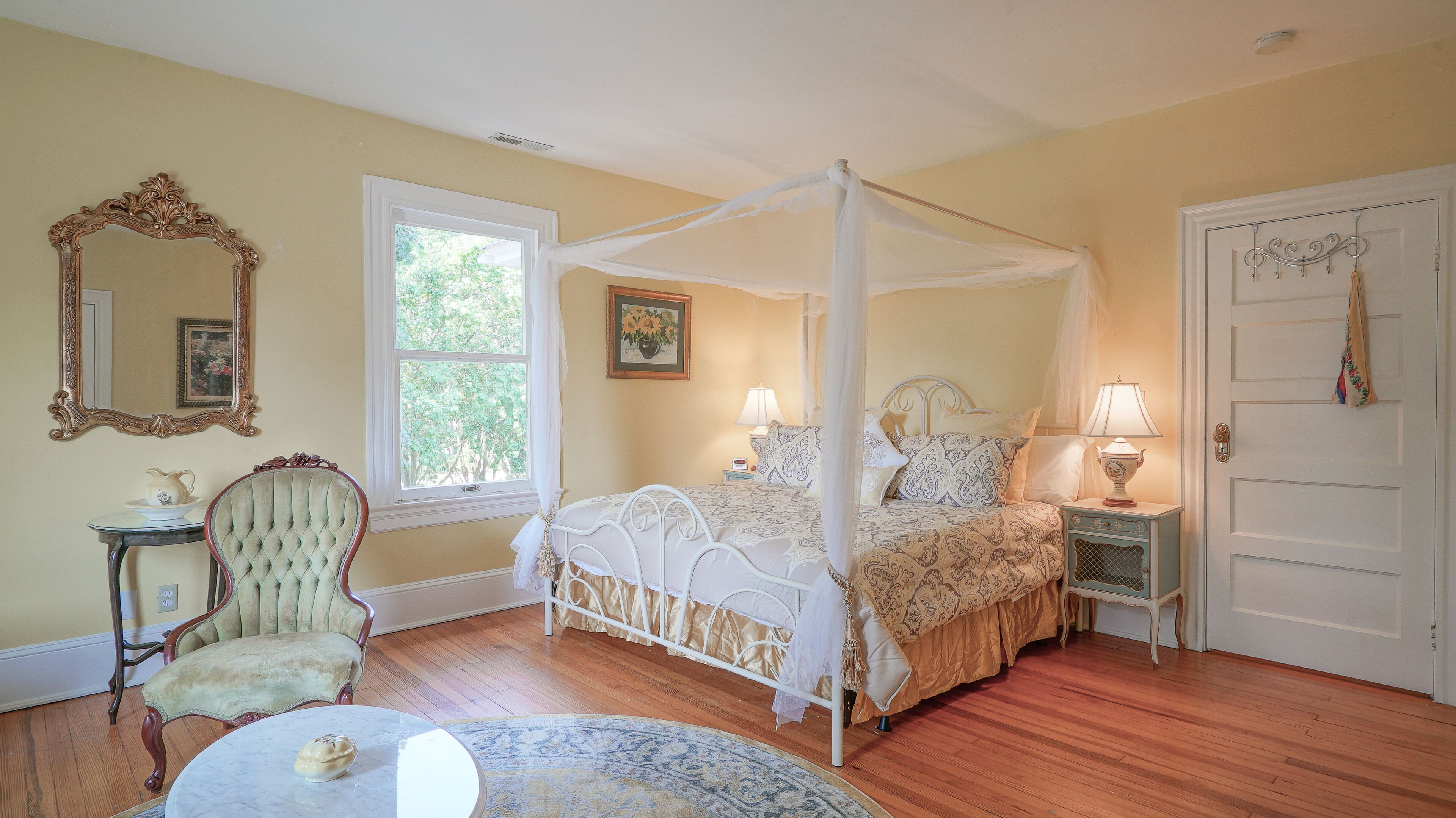 5 bedroom Historic Victorian by Chester River