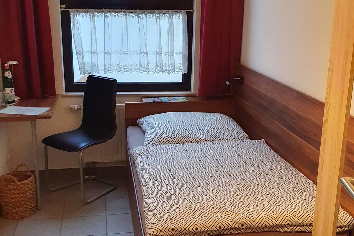 Allergitestade sängkläder, skrivbord, gratis wi-fi och sängkläder