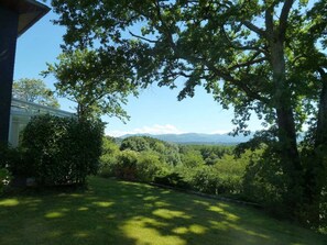 Property grounds - Bellevue residence. Bed and breakfast between Pau, Lourdes and Tarbes (Pontacq)