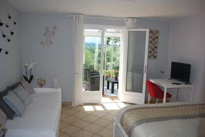 1 habitación, escritorio, cuna de viaje y wifi gratis 