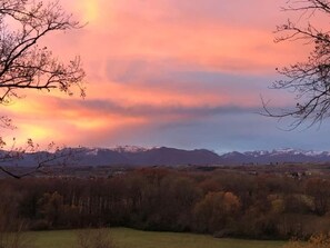 Property grounds - Bellevue residence. Bed and breakfast between Pau, Lourdes and Tarbes (Pontacq)