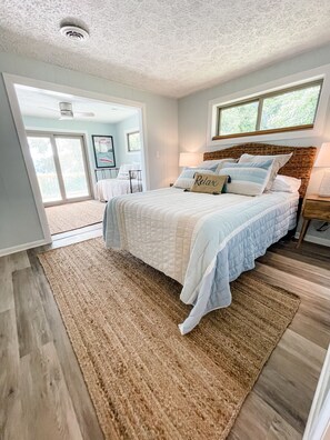 3 bedrooms, iron/ironing board, WiFi, bed sheets