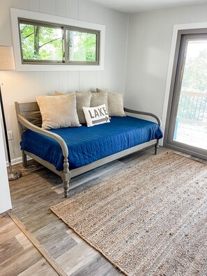 Interior - NEW!The Overlook @ Harbor Springs-2 miles from Jtown Marina! Lake Views+Parking  (Jamestown)