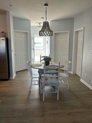 Dining - BRAND NEW HARDWOOD FLOORS! Beautiful views, walk to Strip, shopping and fun!  (Lake Ozark)