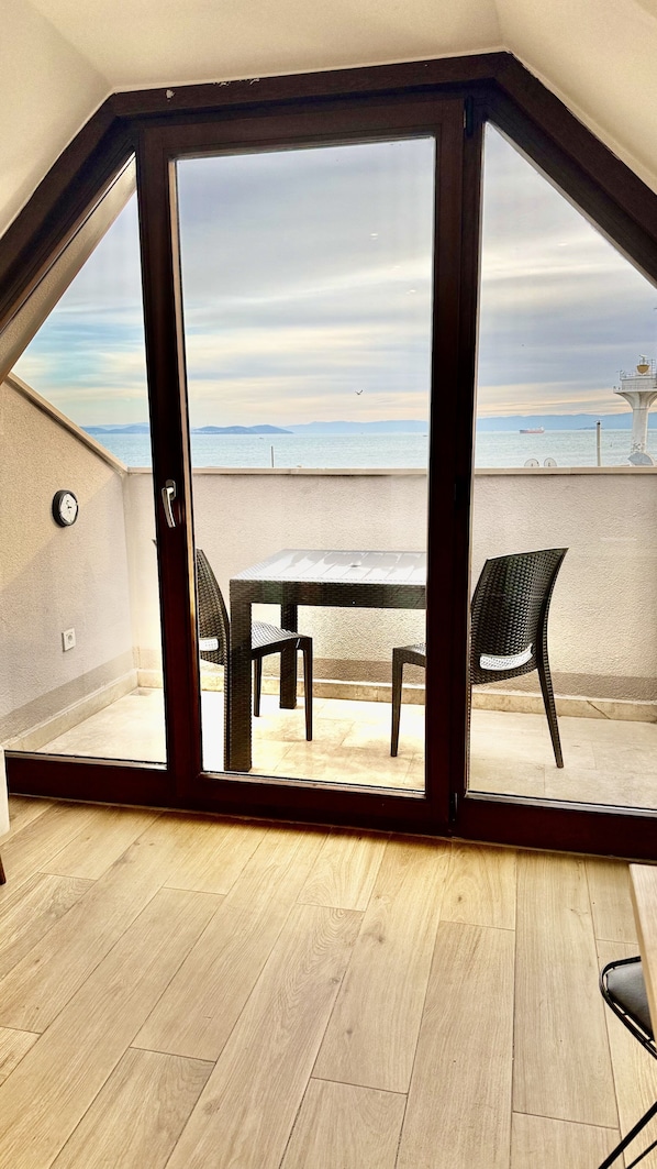 PENTHOUSE SEA VIEW DOUBLE BALCONY | Terrace/patio