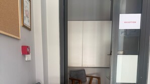 前台
