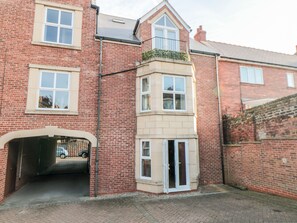 Cottage | Interior - Apartment 1, 19 Cleveland Terrace (Whitby)