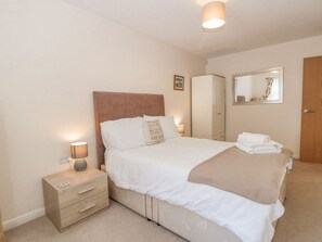 Cottage | 2 bedrooms, individually decorated, individually furnished, free WiFi - Apartment 1, 19 Cleveland Terrace (Whitby)