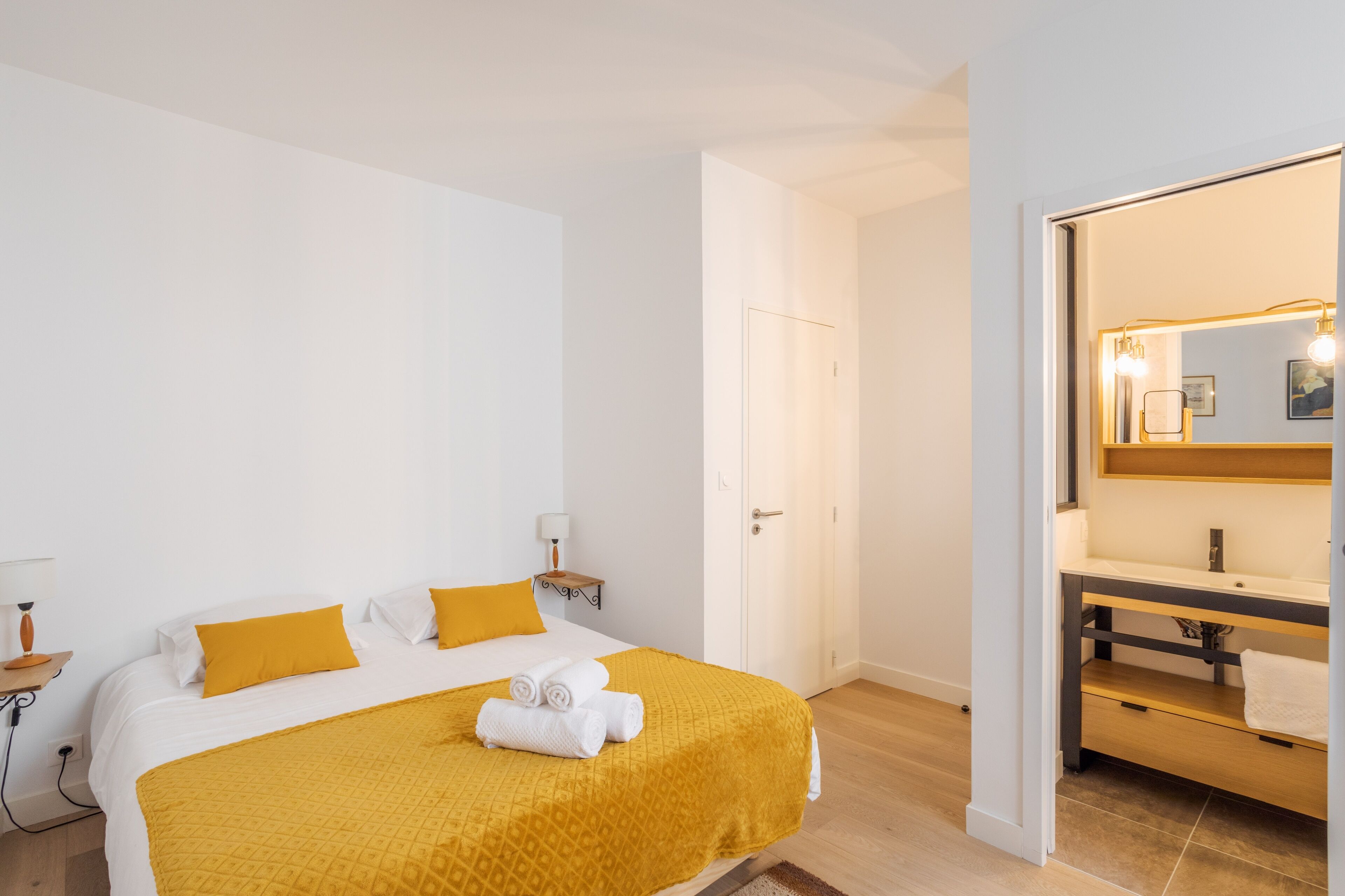 1 chambre, fer et planche à repasser, Wi-Fi gratuit, draps fournis