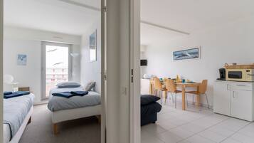 1 chambre, fer et planche Ă repasser, Wi-Fi gratuit, draps fournis