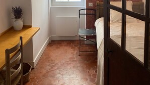 Economy Single Room | Soundproofing, WiFi (free) - MAISON LEONARD DU VENTOUX (Sault)