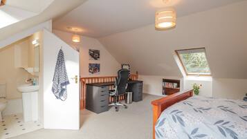Cottage | 1 bedroom, individually decorated, individually furnished, free WiFi