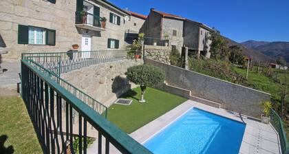 Maison au Village avec piscine privée