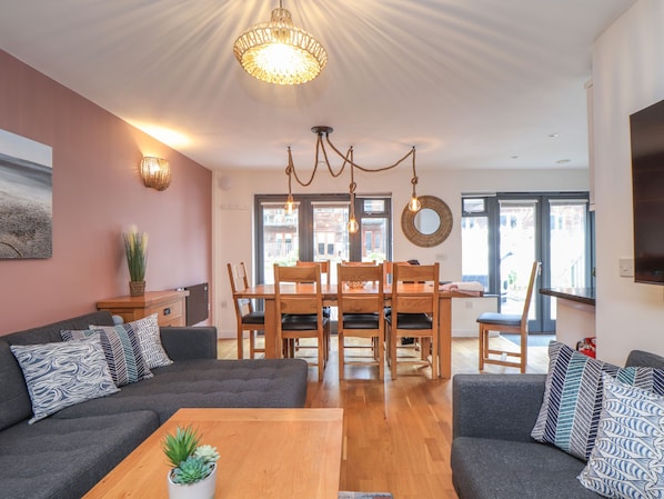 Cottage | Interior