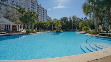 Piscine extérieure, piscine chauffée