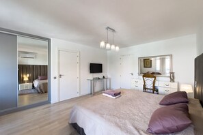 3 عدّة غرف نوم ومكواة/لوح كي وواي فاي مجانًا وملاءات أسرّة