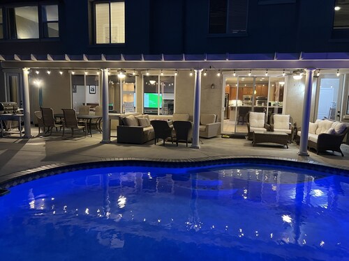 Executive's Home with Expansive Views Pool and Spa at the Best Temecula Location