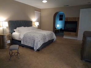 5 bedrooms, desk, iron/ironing board, free WiFi