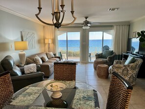 TV - Beach Front Condo. Gorgeous View! Clean and Cozy! Direct Beach Access. (Santa Rosa Beach)