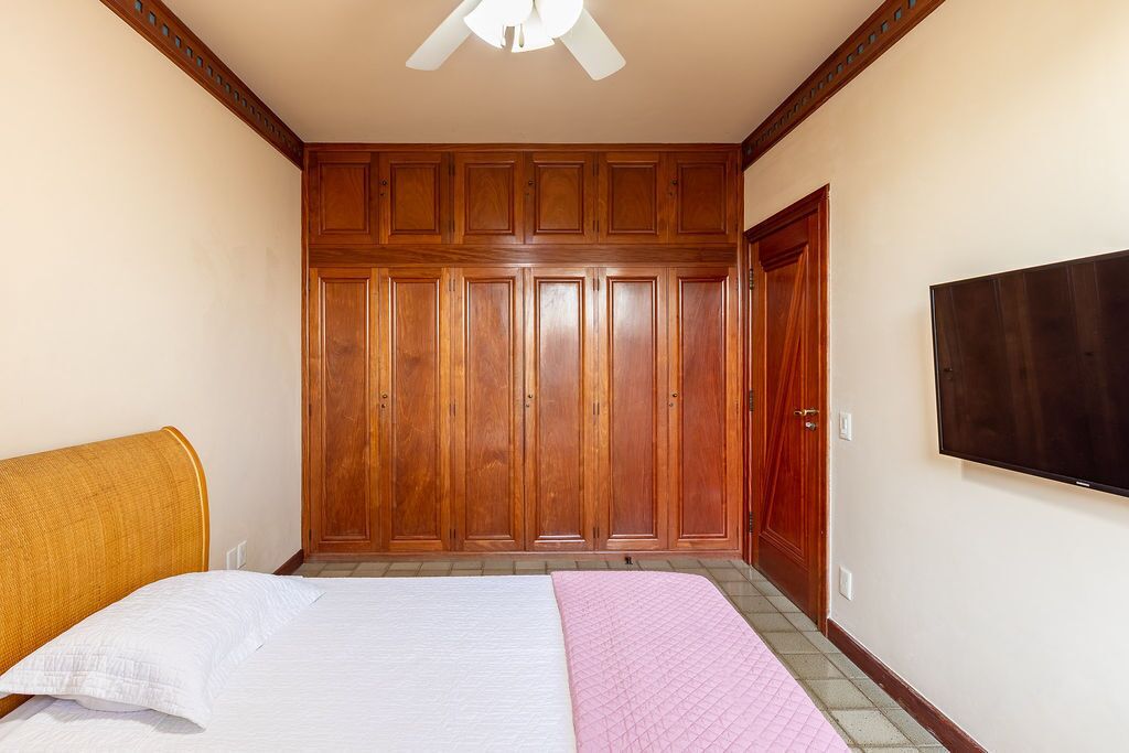 Beautiful House in Pampulha with complete leisure area. Family or Business.