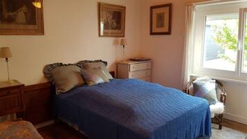 4 Schlafzimmer, Bügeleisen/Bügelbrett, kostenloses WLAN, Bettwäsche