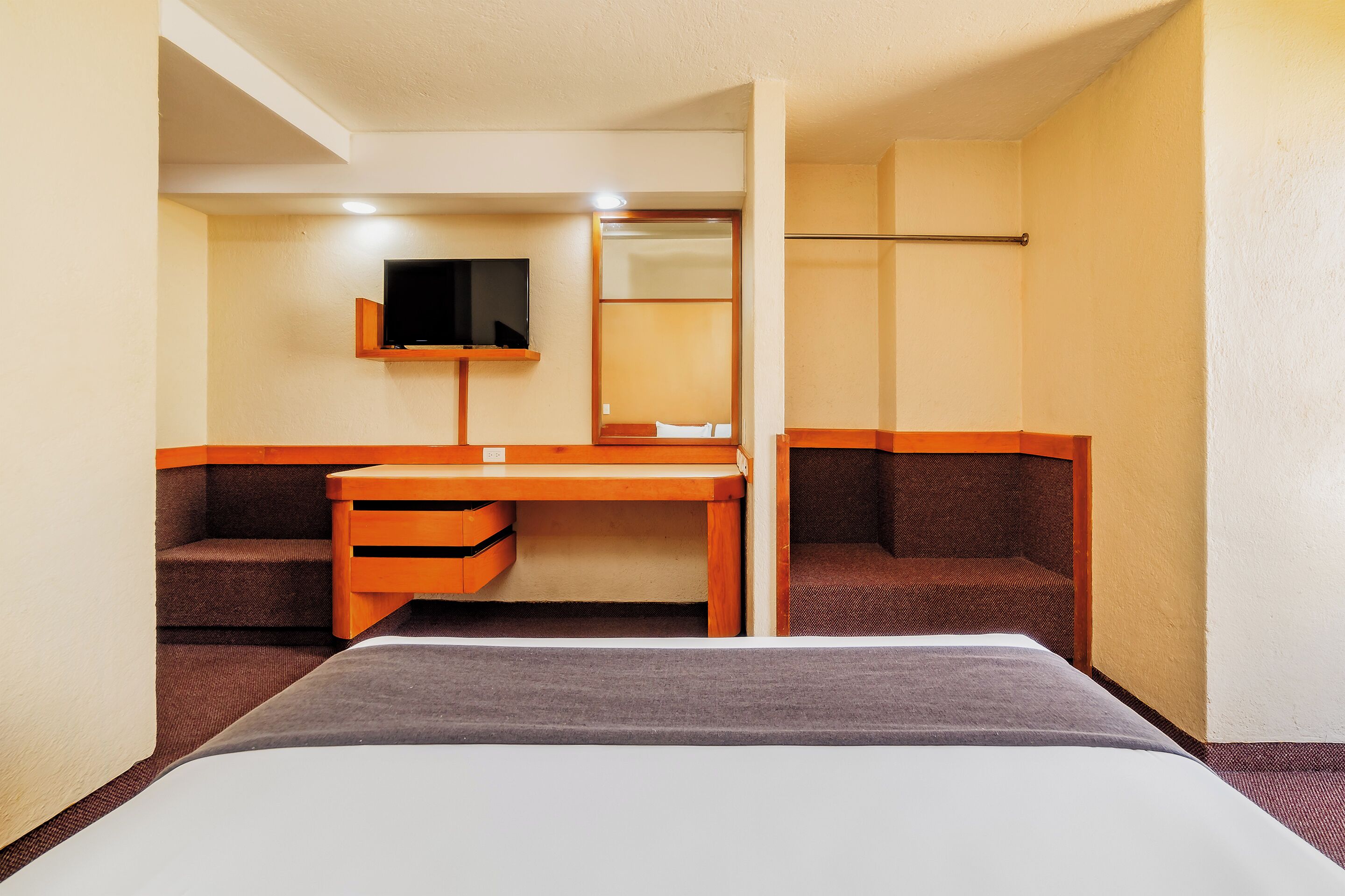 Standard Room | Desk, soundproofing, free WiFi, bed sheets