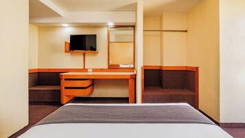 Standard Room | Desk, soundproofing, free WiFi, bed sheets