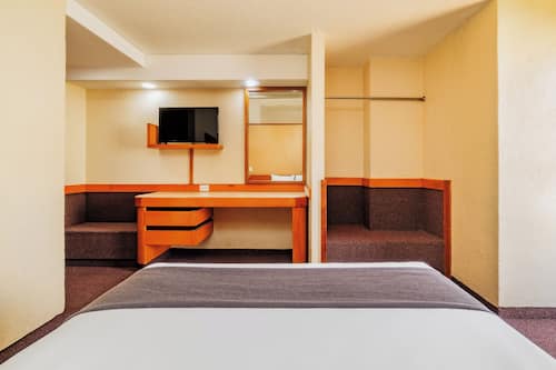 Habitación estándar | Escritorio, sistema de insonorización, wifi gratis y ropa de cama