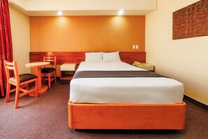 Standard Room | Desk, soundproofing, free WiFi, bed sheets - OYO Hotel Hidalgo (Mexico City)