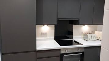 Villa, 1 Queen Bed | Private kitchen | Fridge, microwave, oven, stovetop