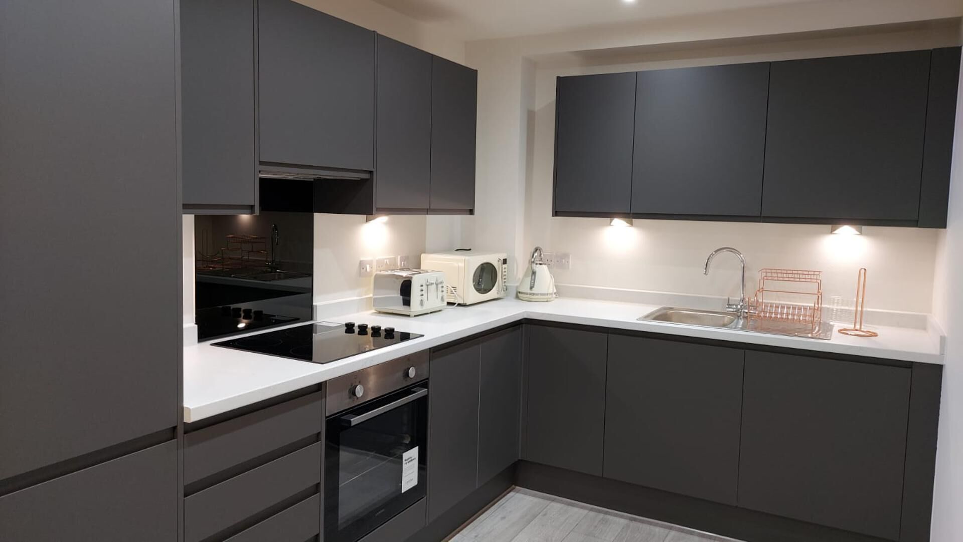 Villa, 1 Queen Bed | Private kitchen | Fridge, microwave, oven, stovetop