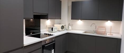 Villa, 1 Queen Bed | Private kitchen | Fridge, microwave, oven, stovetop